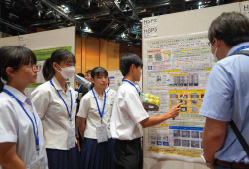 高校生によるポスターセッション
