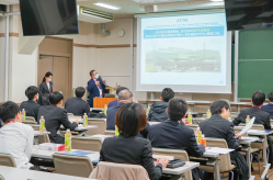 企業主催のランチョンセミナー