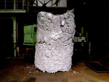 約10トンの金属チタン